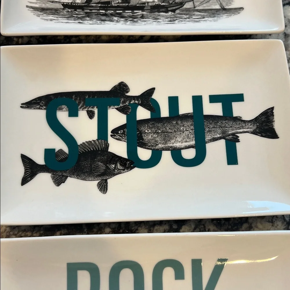 Crate & Barrel 6 Pack Plates